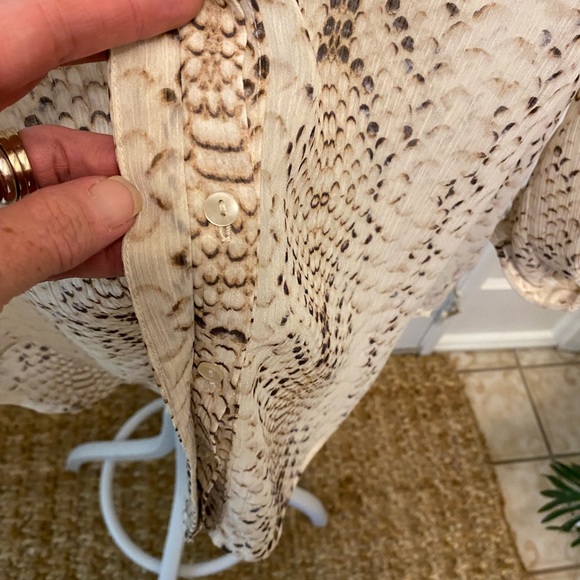 Violet + Claire Snakeskin Reptile Print Sheer Button Down Top LS L - Picture 5 of 9